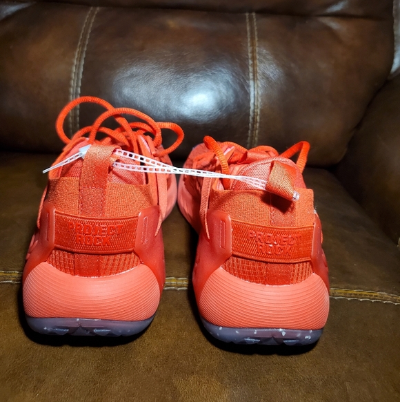 New Under Armour Project Rock 6 Holiday Triple All Red size 7.5 - Picture 3 of 7